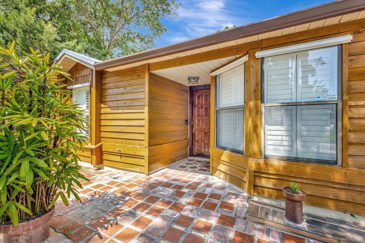 Foto principal - 2950 SW Bright St