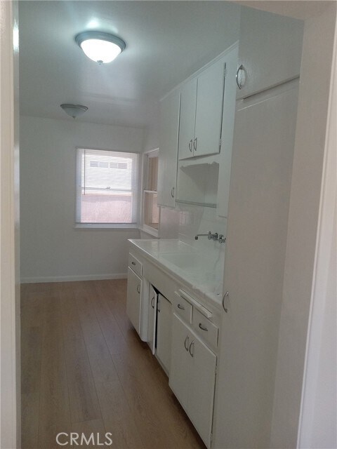 Foto del edificio - 713 S Almansor St