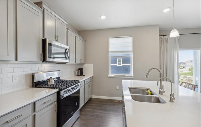 Foto del edificio - 17401 Rose Mallow St