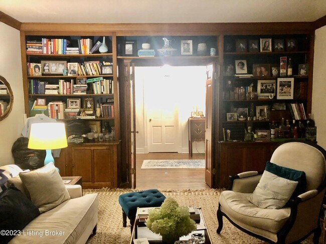 Foto del edificio - 11900 Spring Garden Ln