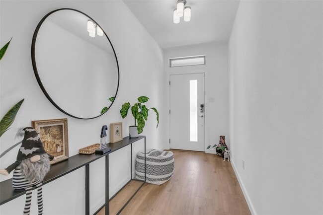 Building Photo - 2428 Mankato Dr