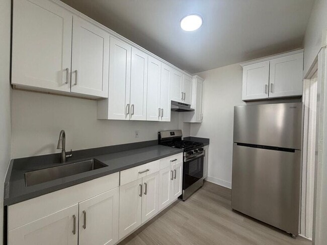 Building Photo - 71 10th St