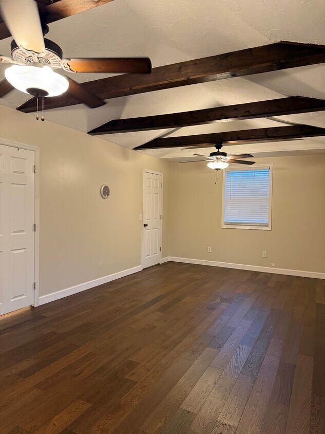 Foto principal - 4438 17th St W