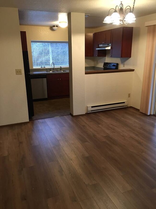 Building Photo - 5513 Cirque Dr W
