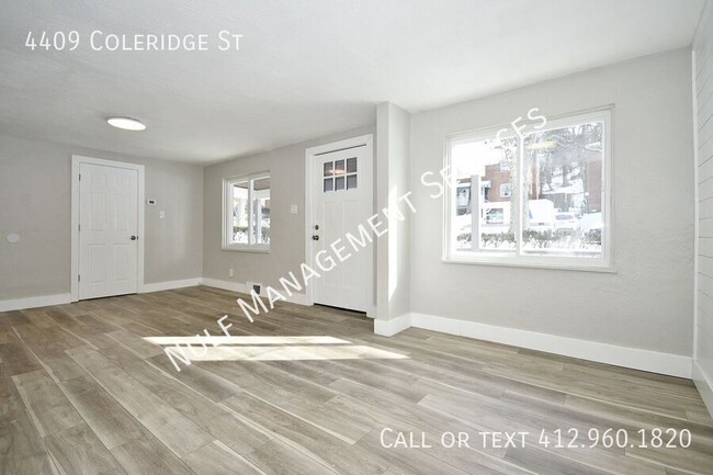 Foto del edificio - 2 bed, 1 bath duplex in Stanton Heights