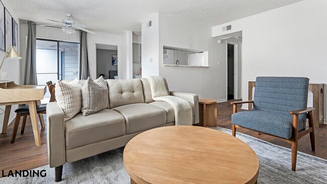 Foto del edificio - 1071 Clayton Ln