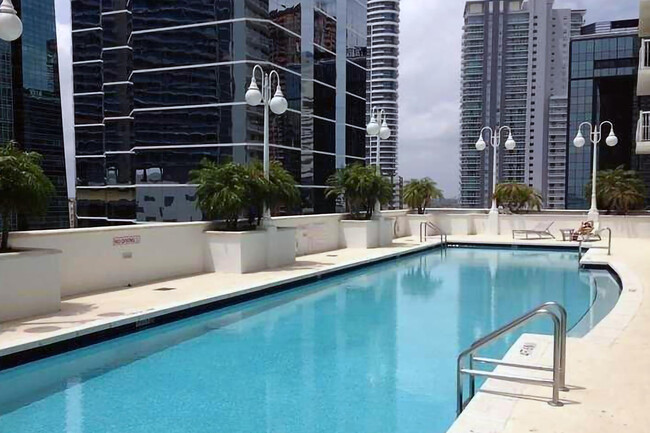 Foto del edificio - 1200 Brickell Bay Dr