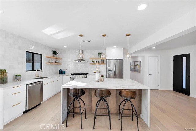 Building Photo - 335 University Dr