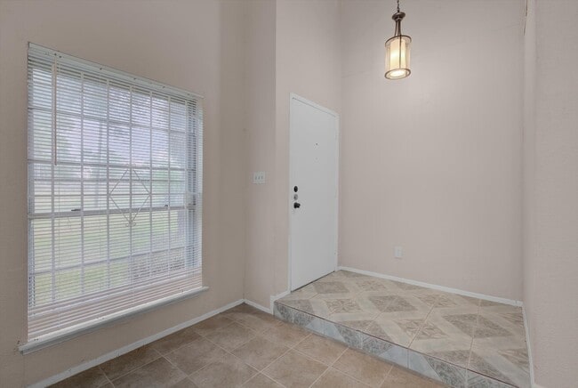 Building Photo - 5867 Village Forest Ct