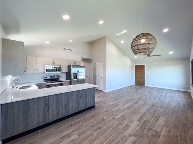 Building Photo - RECEIVE ONE WEEK FREE!!