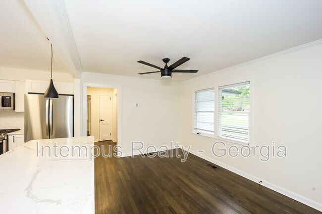 Foto del edificio - 3543 Bouldercrest Rd