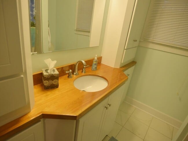 Building Photo - Charming 2BR/1BA Home in West Ashley – W/D...