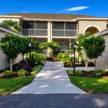 Building Photo - 9560 High Gate Dr