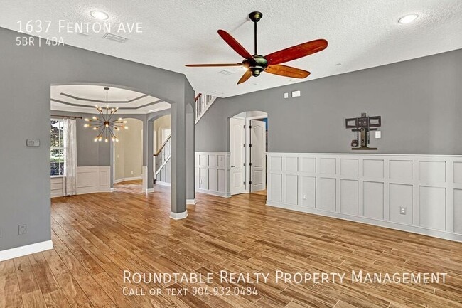 Foto del edificio - 1637 Fenton Ave