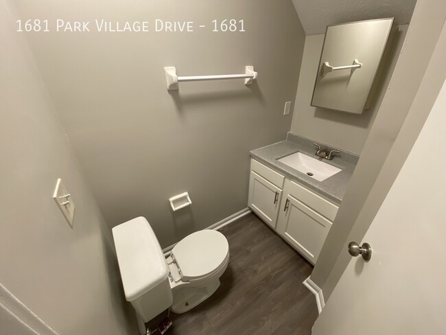 Foto del edificio - Beautiful Townhome 2 Bed 2.5 Bath!