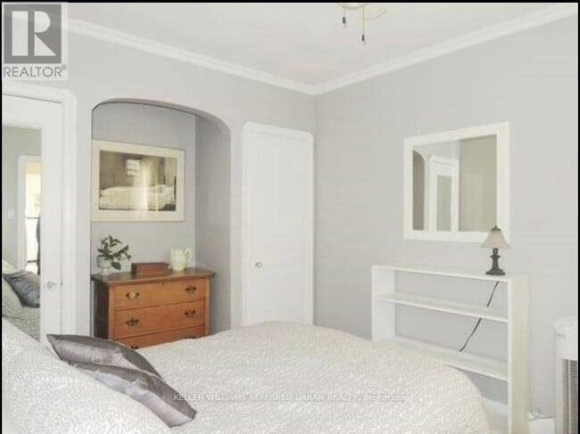 Building Photo - 2017 Avenue Rd