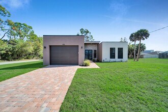 Building Photo - 446 Skyland Ln