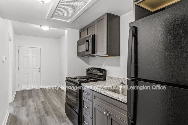 Foto del edificio - 725 E College St