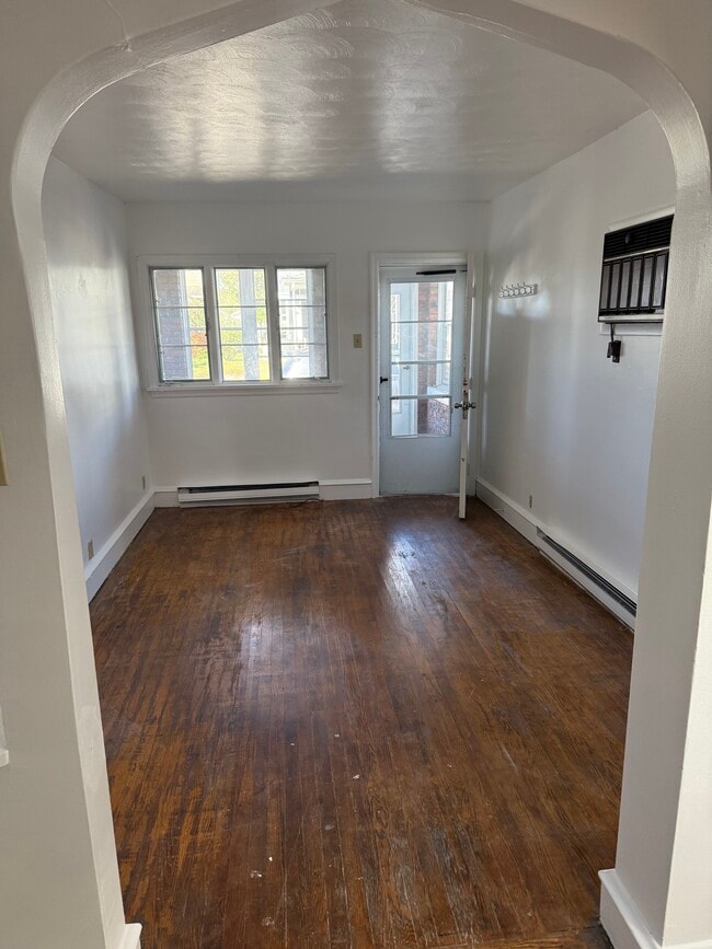 Building Photo - 126 Elizabeth St