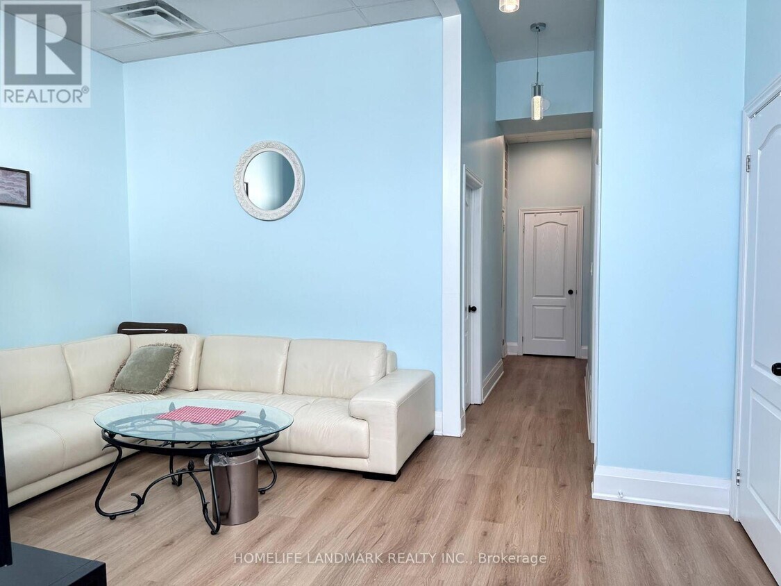 Primary Photo - 33 Luzon Ave