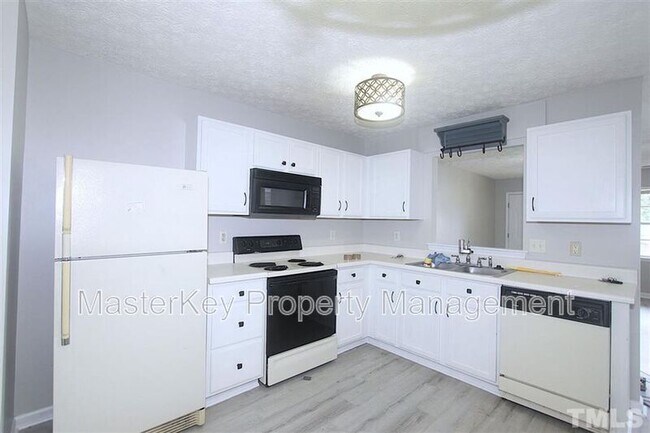 Foto del edificio - 2204 Springhill Ave
