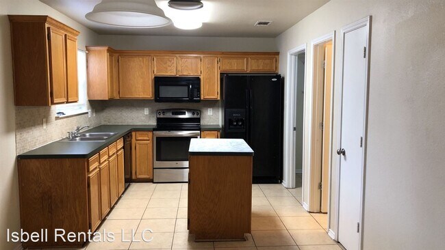 Foto del edificio - 4 br, 2.5 bath House - 2201 Dennis Street