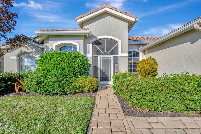 Building Photo - 11223 Edgewater Cir