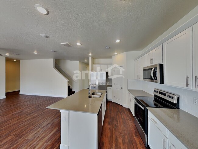 Foto del edificio - 1211 Redbud Dr