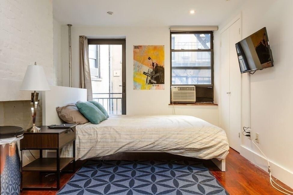 Foto principal - 166 E 35th St
