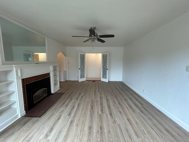 Building Photo - 2BR/ 1BA House In South Salinas