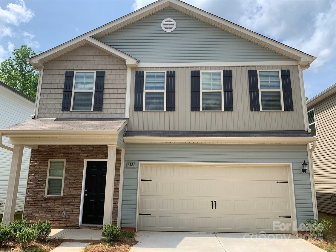 Foto principal - 7327 Neal Rd