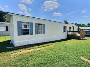 Building Photo - 1002 Libby Lane