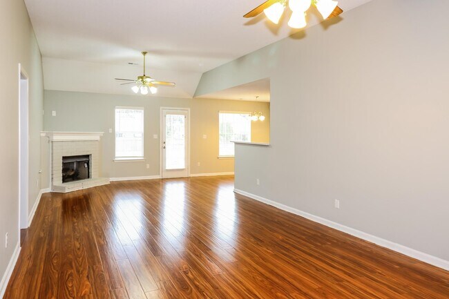 Foto del edificio - 2415 N Forest Hill Irene Rd