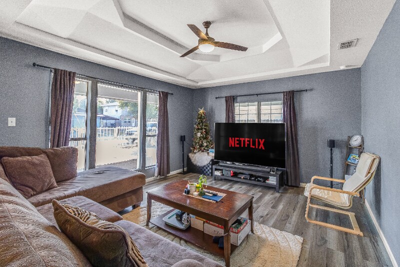 Foto principal - 2129 Newport Ave