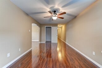 Building Photo - 808 E 32nd St