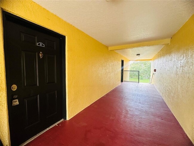 Building Photo - 2071 Dixie Belle Dr