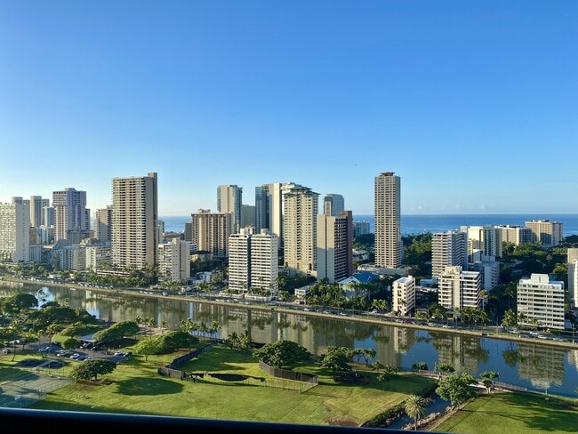 Building Photo - 2333 Kapiolani Blvd