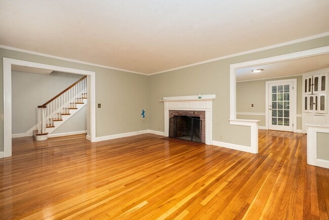 Building Photo - 99 Fairway Dr