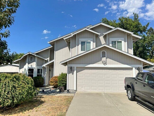 Foto del edificio - BEAUTIFULLY REMODELED 2 STORY VACAVILLE *S...