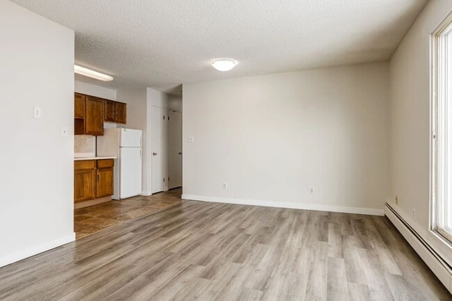 Building Photo - Gleneagles Apartments