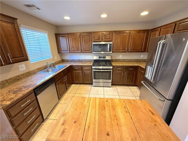 Building Photo - 968 Valetta Flat Ave