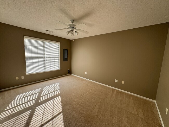 Foto del edificio - 1463 Otterbourne Cir