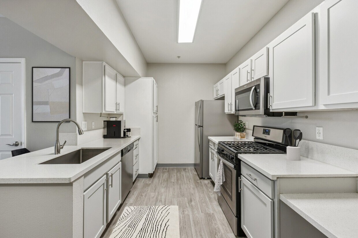Foto principal - Marina Village Apartments