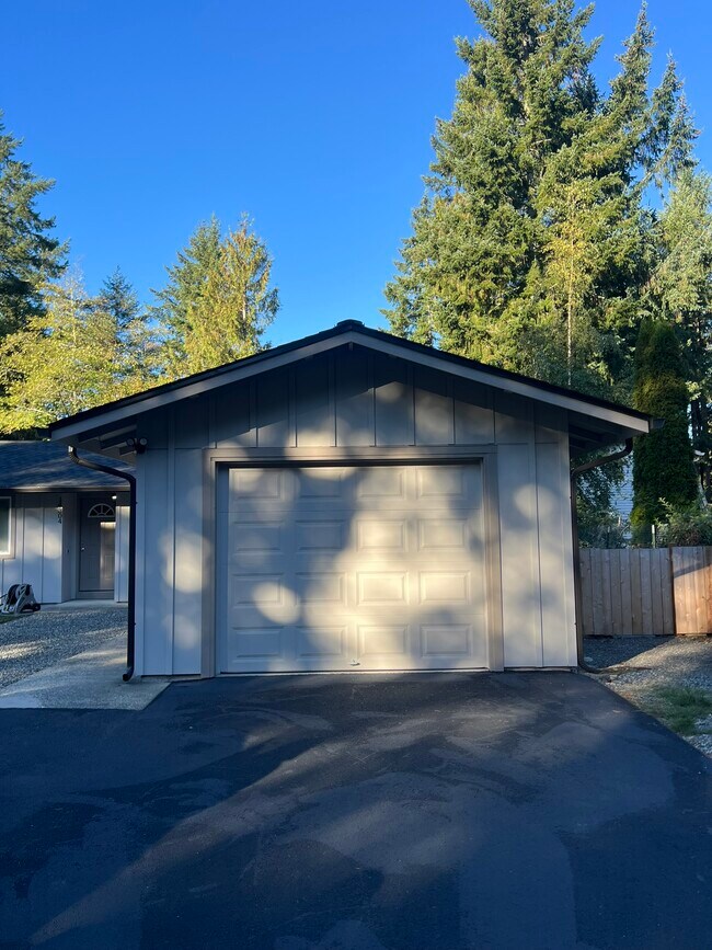 Foto del edificio - 14304 49th Ave Ct NW