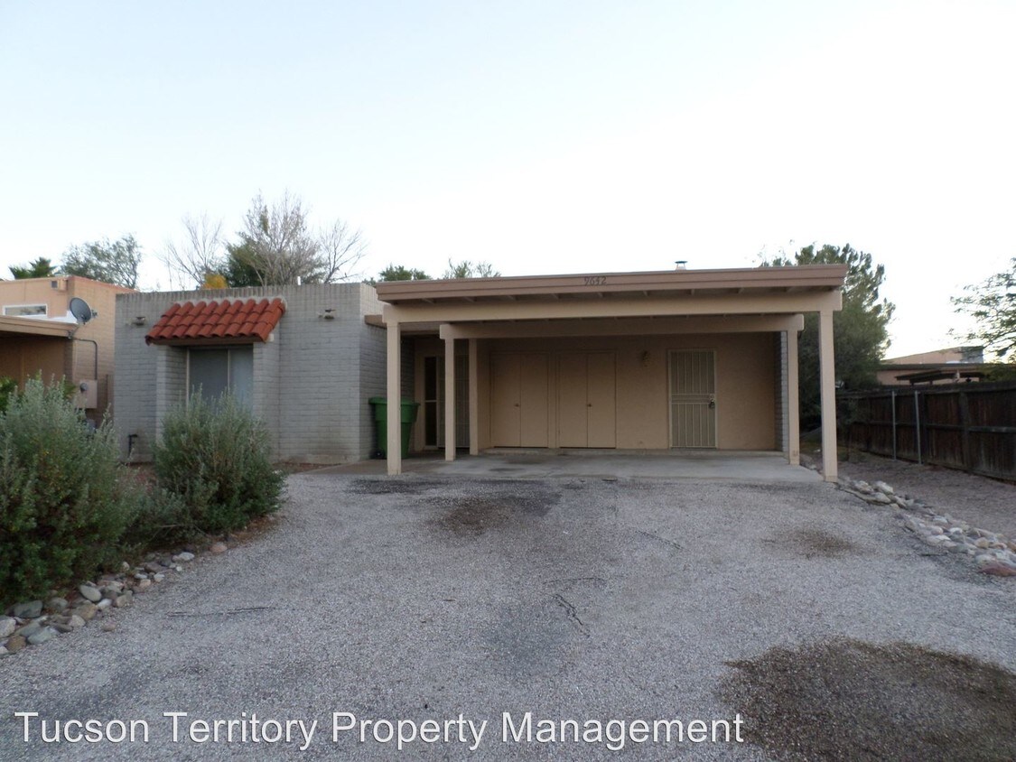 Primary Photo - 9642 E Laurel Ridge Dr