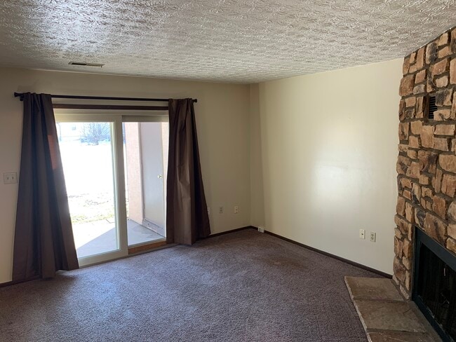 Family Room - 5789 Pepperwood Ct