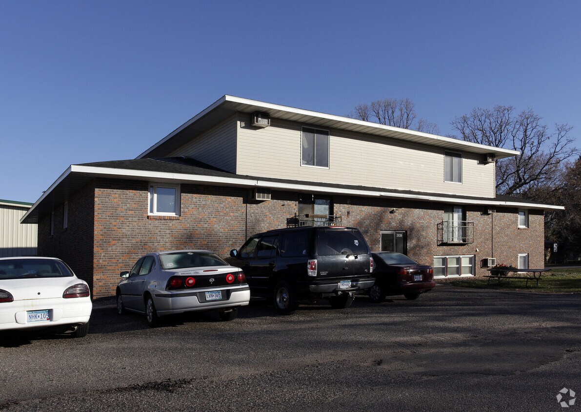 Building Photo - 2639 Clearwater Rd