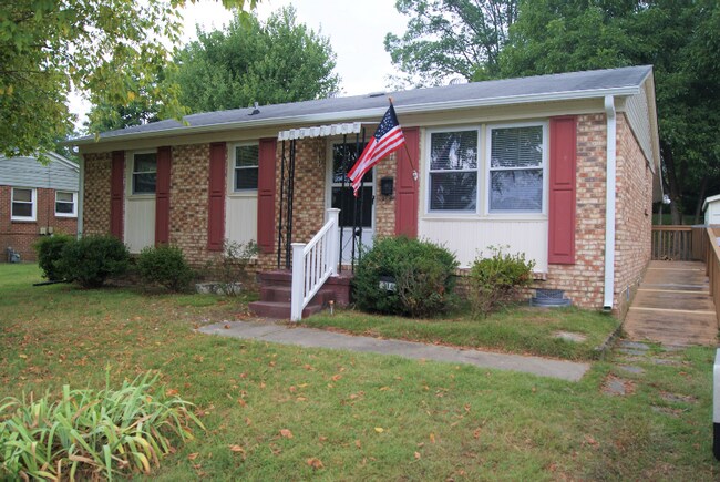 Foto del edificio - 316 Hazelwood Dr