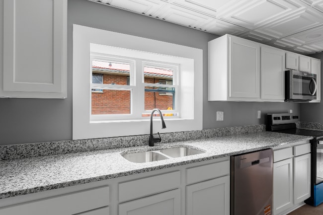 Building Photo - 404 High St