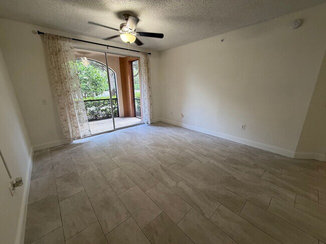 Foto del edificio - ANNUAL RENTAL - 1 BED / 1 BATH - RESERVE AT NAPLES